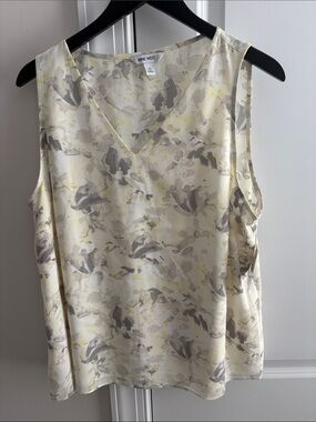 Nine West Cream Floral V-Neck Sleeveless Blouse